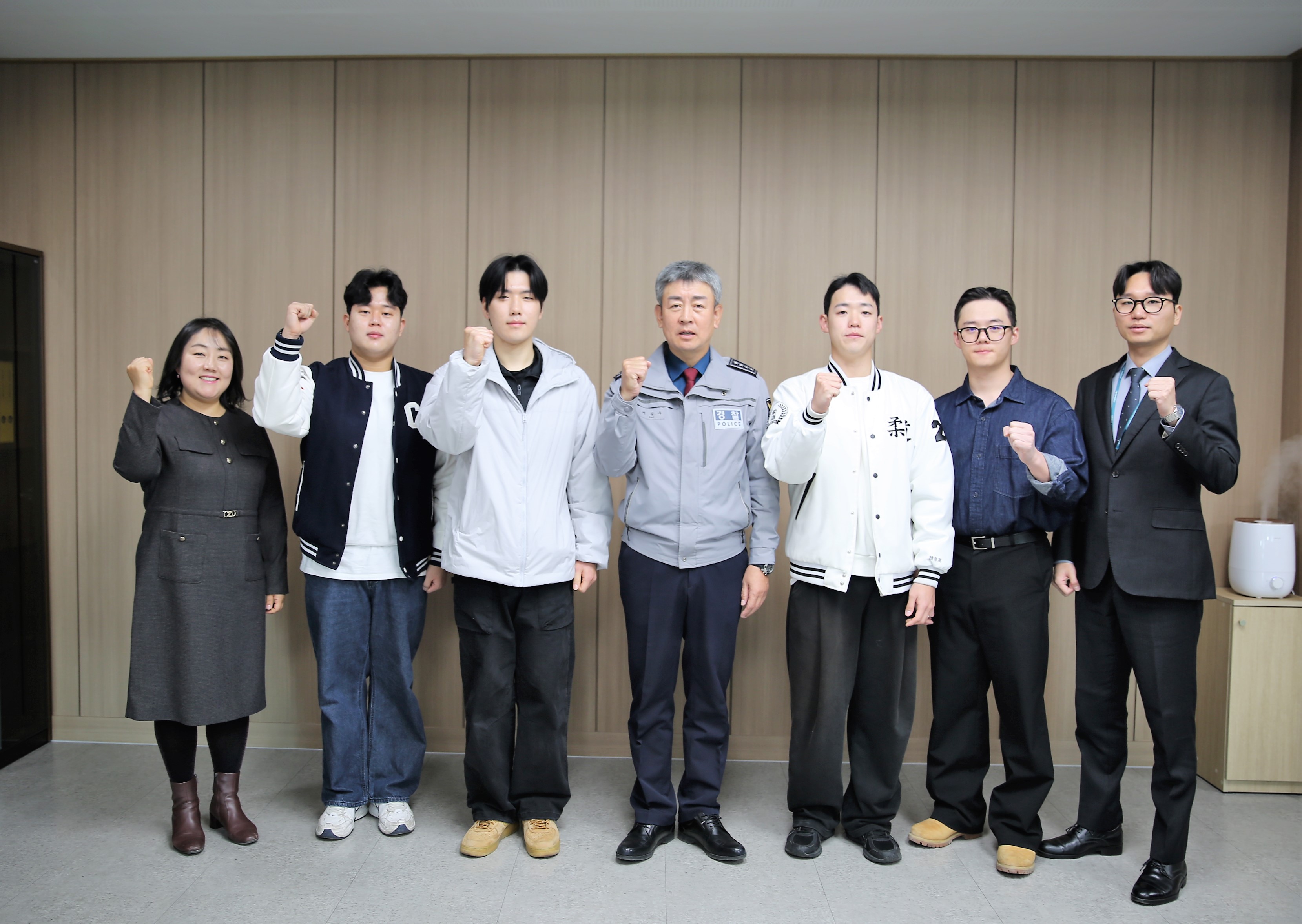 2025.12.10. 강릉경찰서 범죄예방활동 인증서 수여식 대표이미지